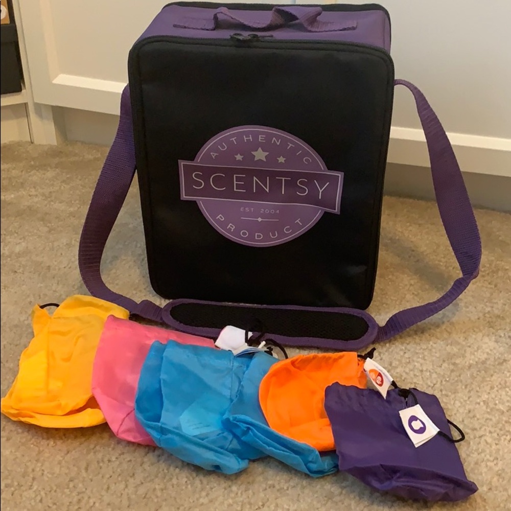 SCENTSY tester carrying case - MAKE OFFER